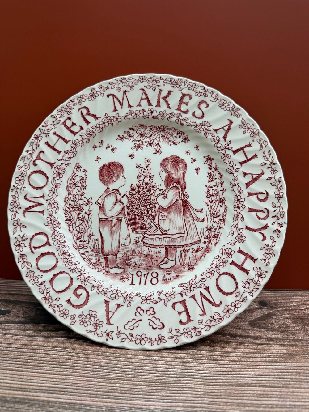 Vintage 1978 A Good Mother Makes a Happy Home 9" Collector Plate England